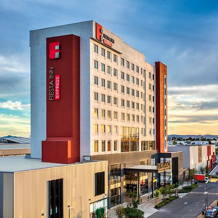Fiesta Inn Express Puebla Explanada Екстер'єр фото