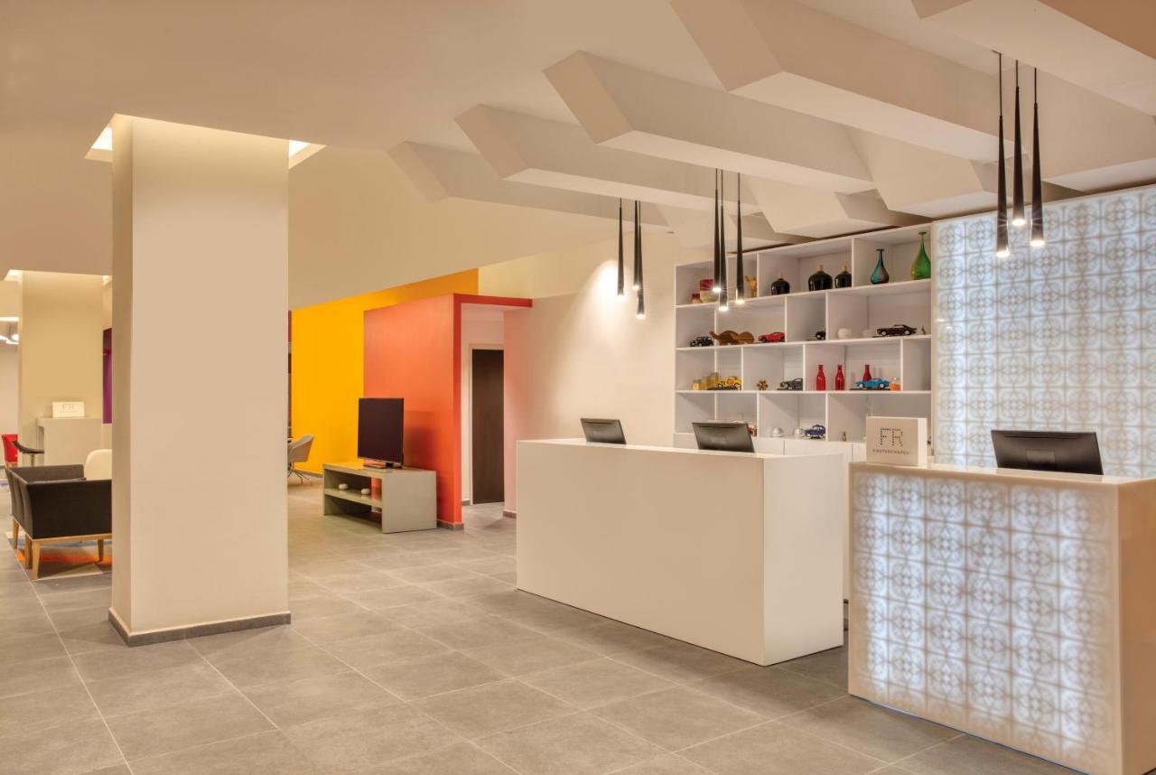 Fiesta Inn Express Puebla Explanada Екстер'єр фото
