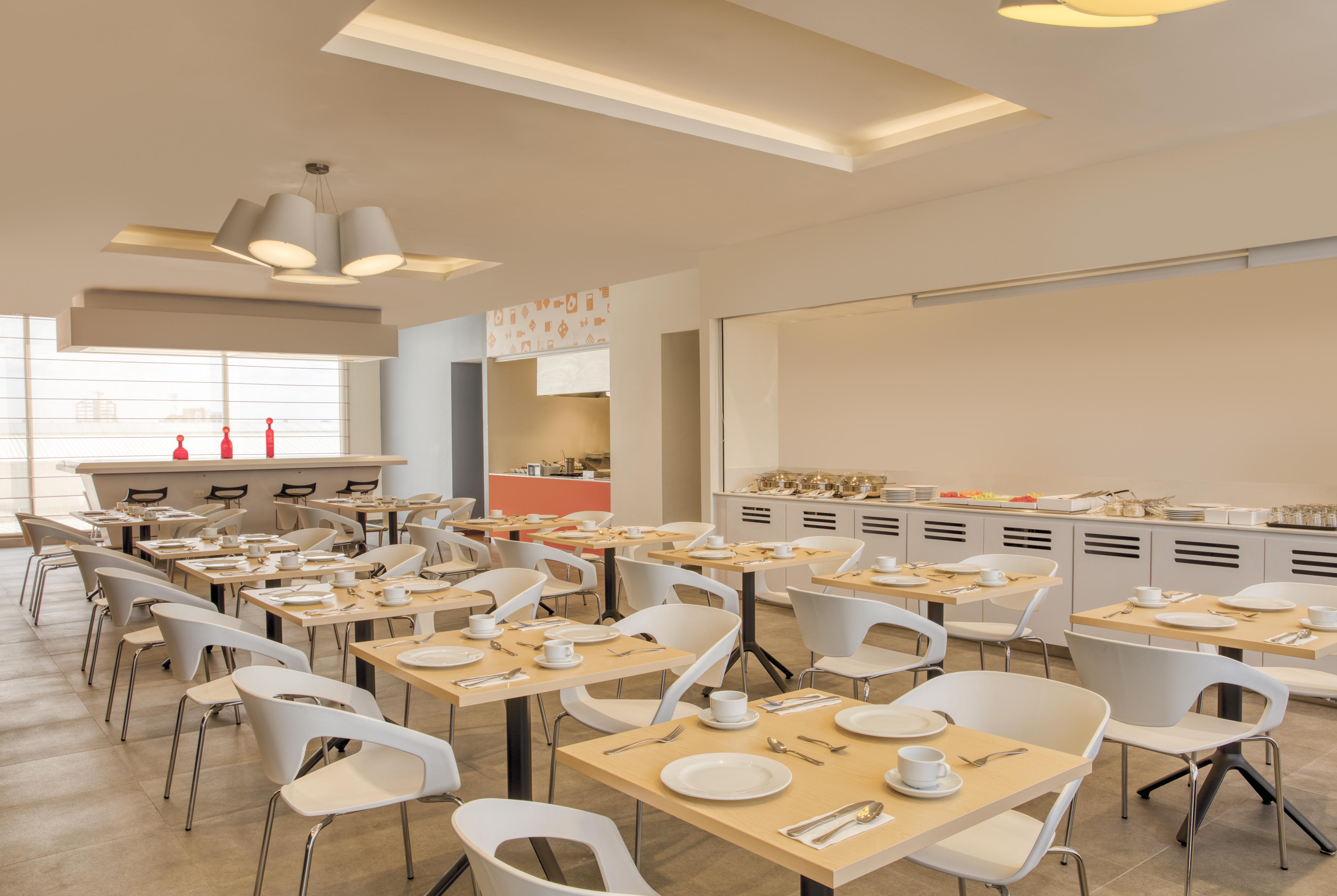 Fiesta Inn Express Puebla Explanada Екстер'єр фото