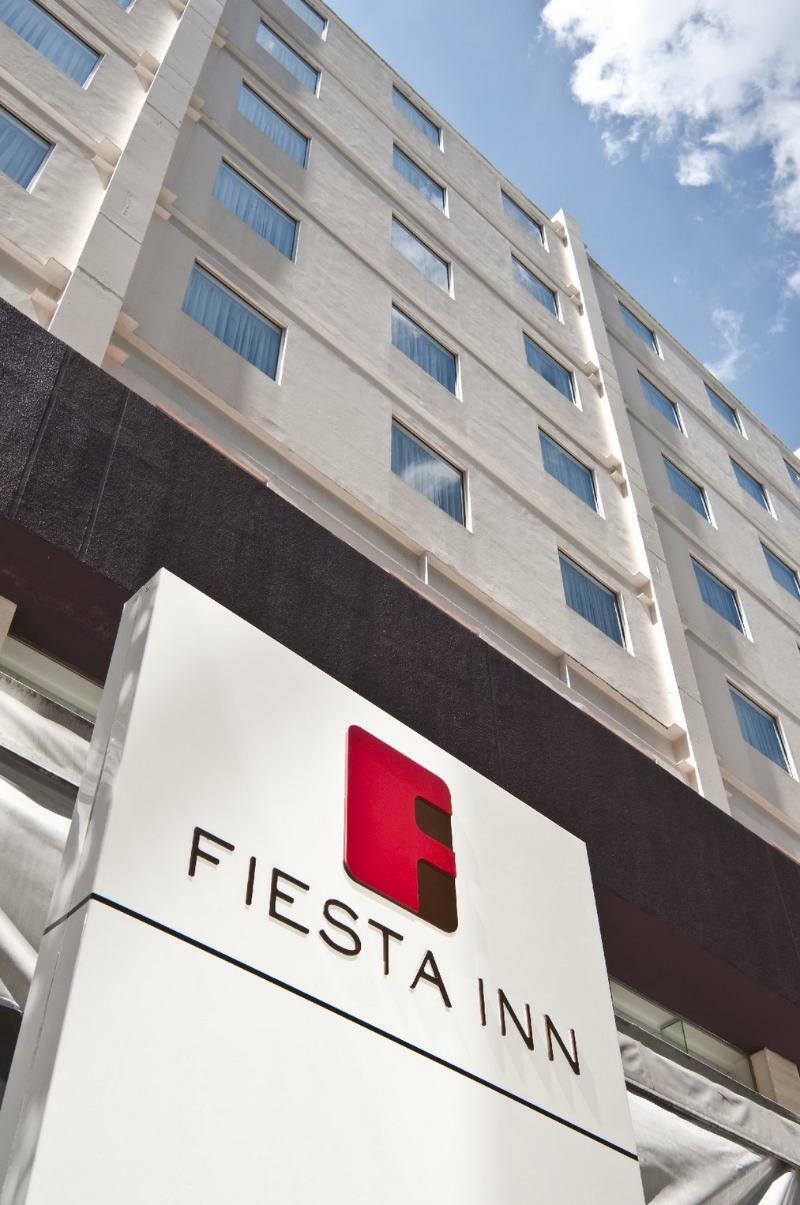 Fiesta Inn Express Puebla Explanada Екстер'єр фото